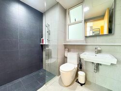 Vacanza @ East (D14), Condominium #473765991